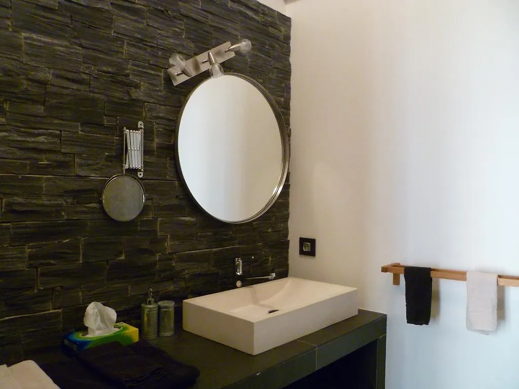 Guest house Chambres D'Hotes Du Lion D'Or Neuville-sur-Saone