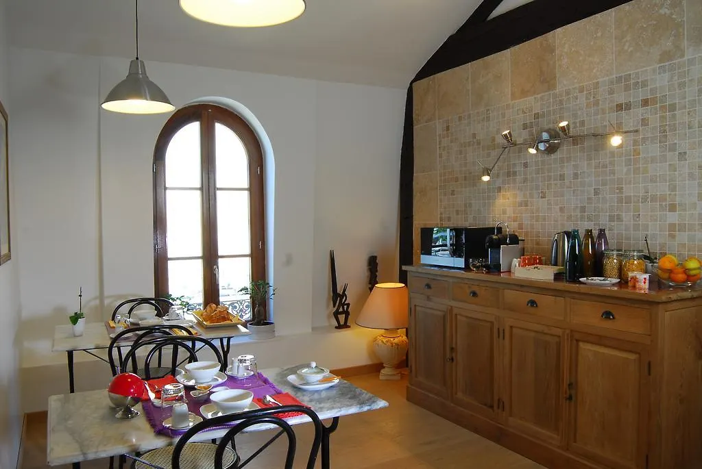 Guest house Chambres D'Hotes Du Lion D'Or Neuville-sur-Saone